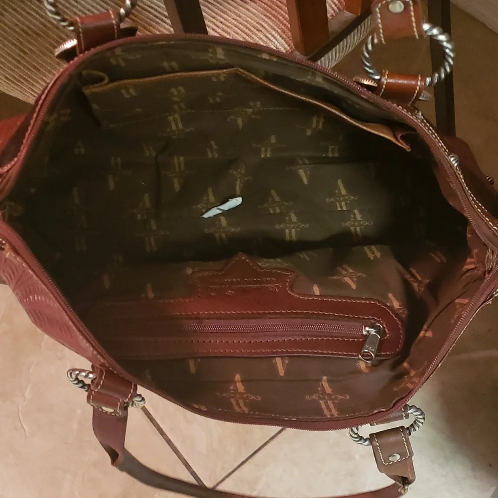 Handbag - Picture 3 of 3